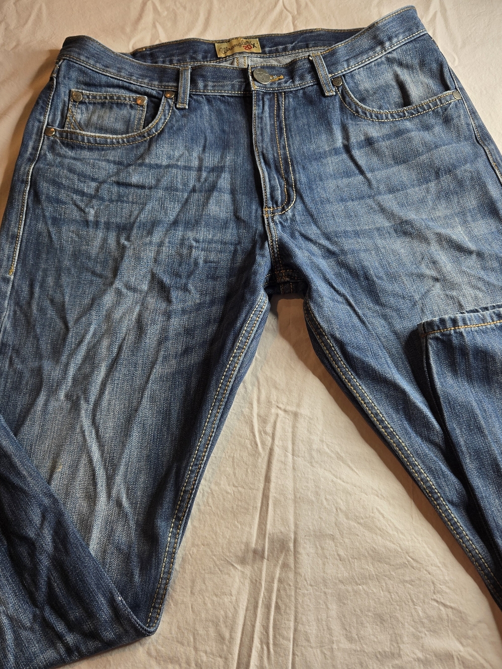 Wrangler Men's Distressed Blue Relaxed Jeans